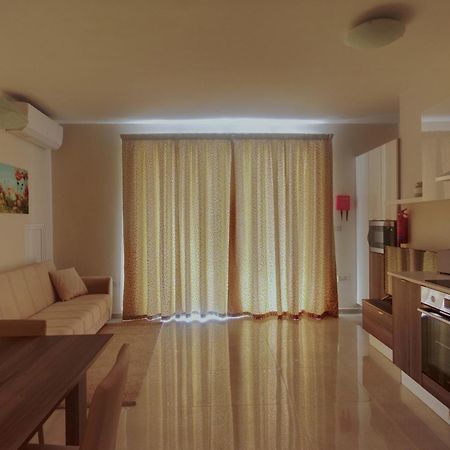Marbella Holiday Apartments - Seafront - Wifi Marsaskala Dış mekan fotoğraf